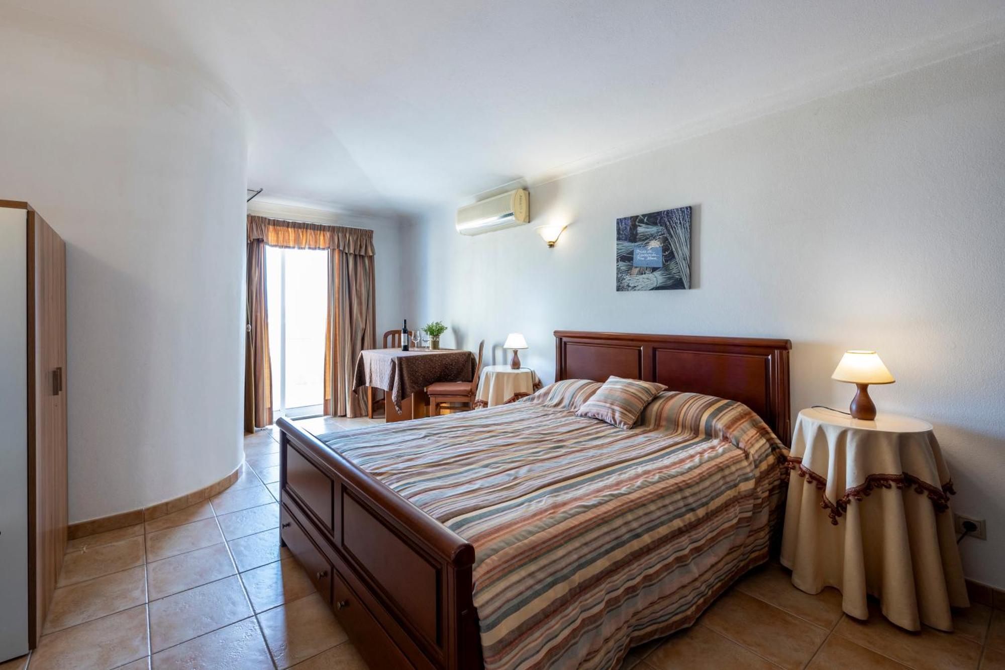 Apartamentos Mira Rio Lagos Bagian luar foto